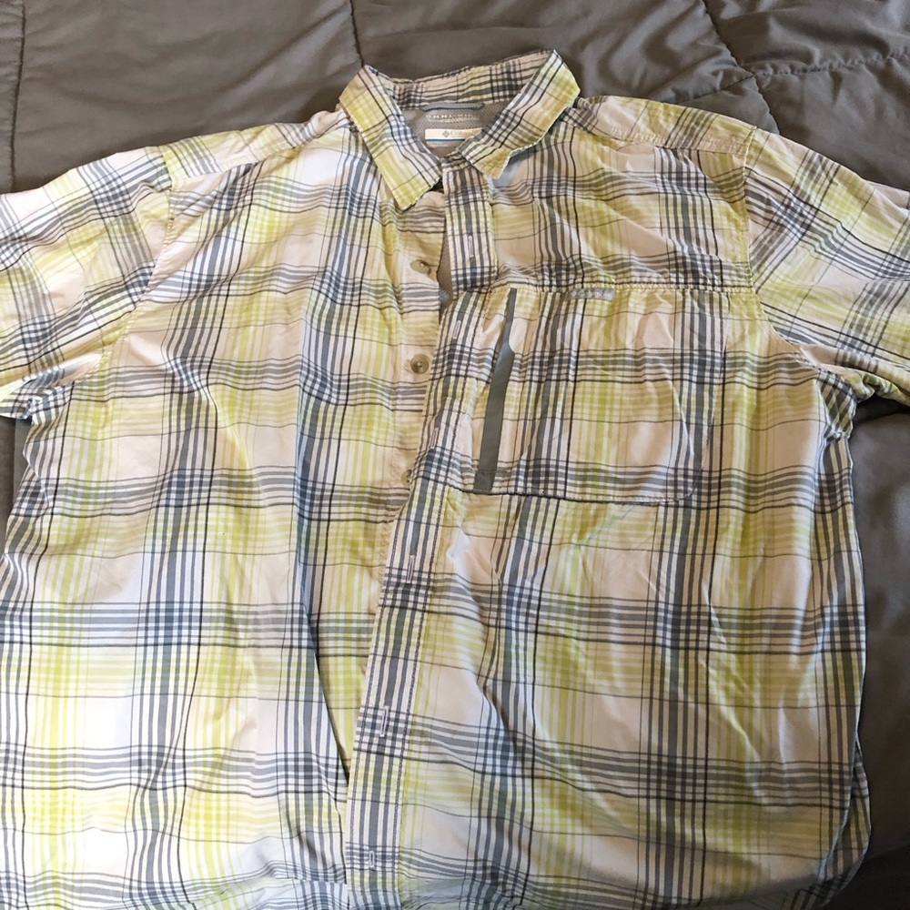 SALE!!! Columbia Omni-wick fishing shirt (size large). EXCELLENT condition!
